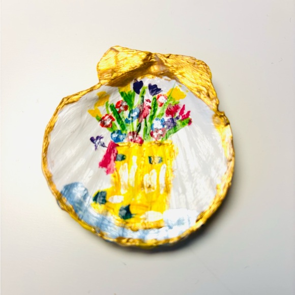 Handmade “mommy & me” shell ring dish pair with hand  painted design. - Picture 5 of 11